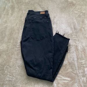 Judy Blue Women’s Black Distressed Slim Fit Frayed Hem Jeans